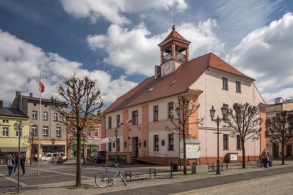 File:SM Ostrzeszów Ratusz (3) ID 653907.jpg