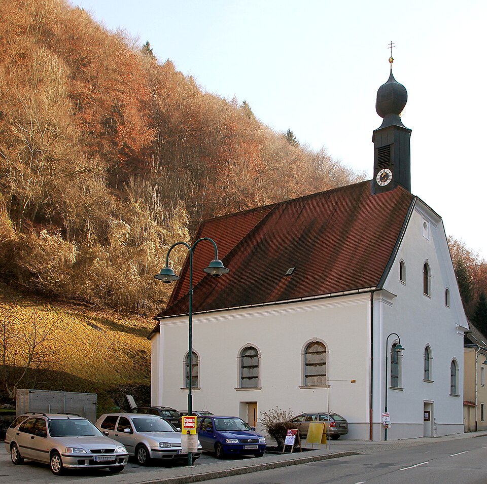 File:St. Anton adJ - Kirche.JPG