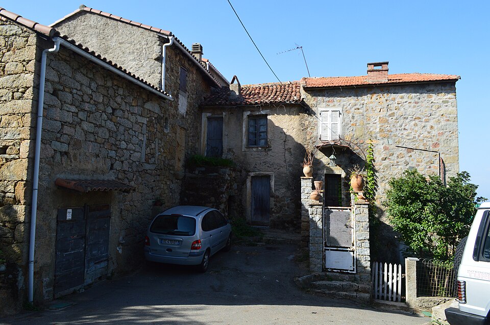 File:Ambiegna House.JPG