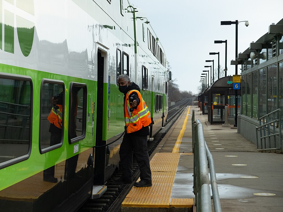 File:GO CSA points at Rouge Hill.jpg