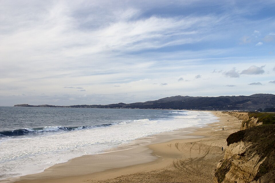 File:Half Moon Bay State Beach 1.jpg