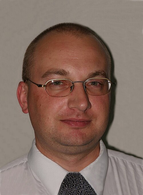 File:Krzysztof-Garwatowski-2009.jpg