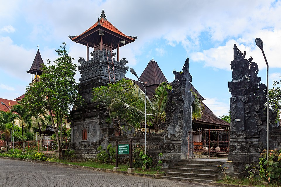 File:Kuta Bali Indonesia Pura-Jagatnatha-02.jpg