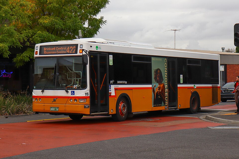 File:Route 422 Bus (fixed).jpg
