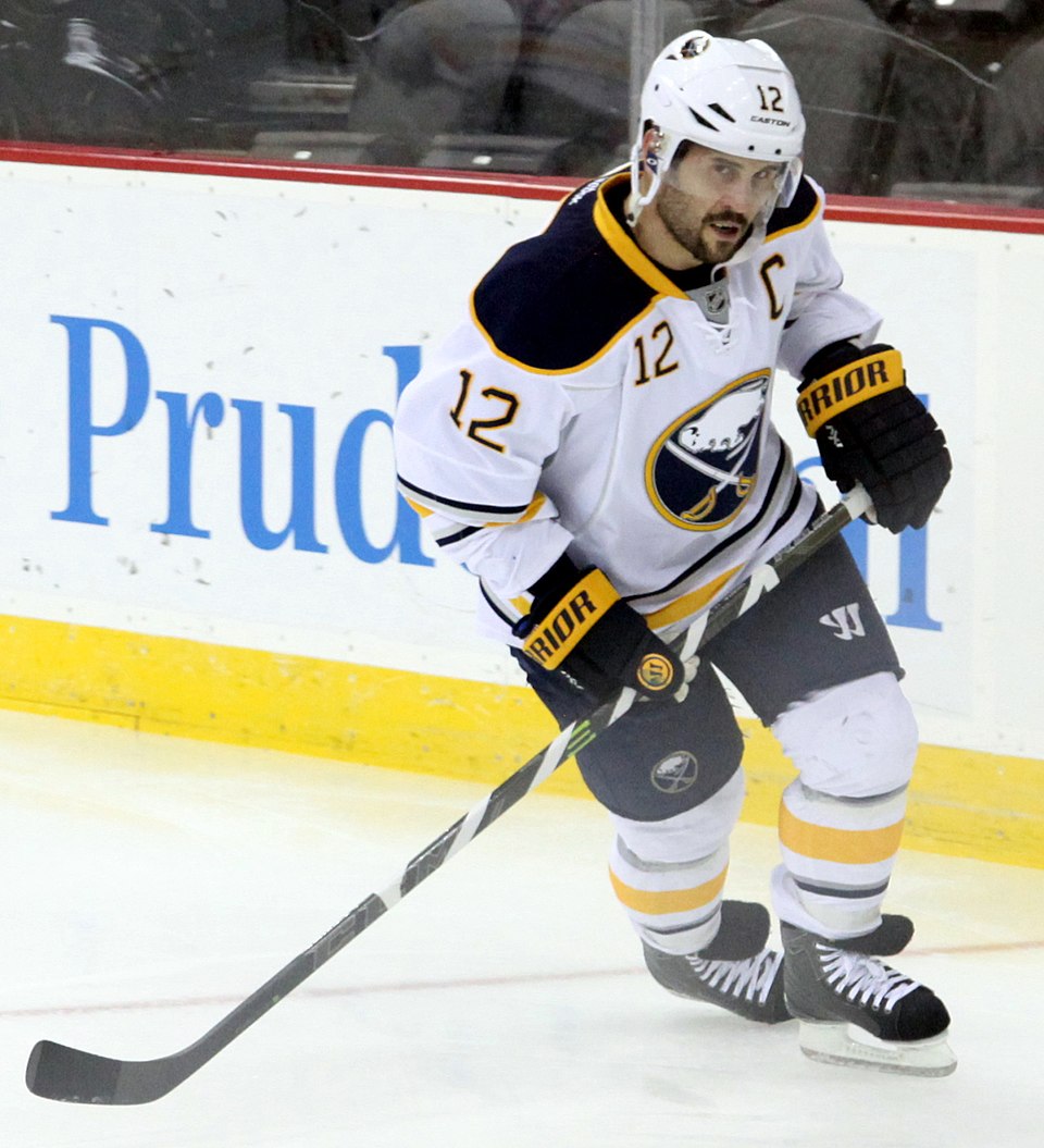 File:Brian Gionta - Buffalo Sabres.jpg