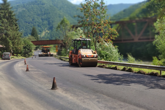 Road repair in Zakarpattia region