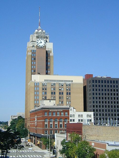 File:Michigan National Tower Profile.JPG