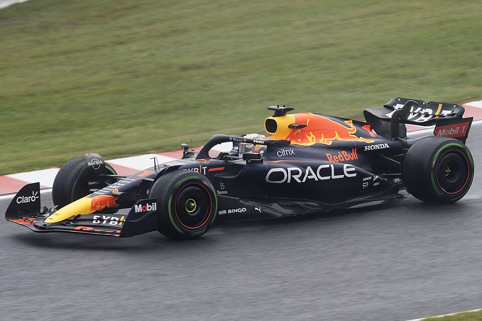 File:RB18 JapaneseGP FP2.jpg