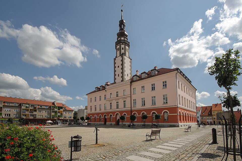 File:SM Grodków ratusz(2) ID 609916.jpg