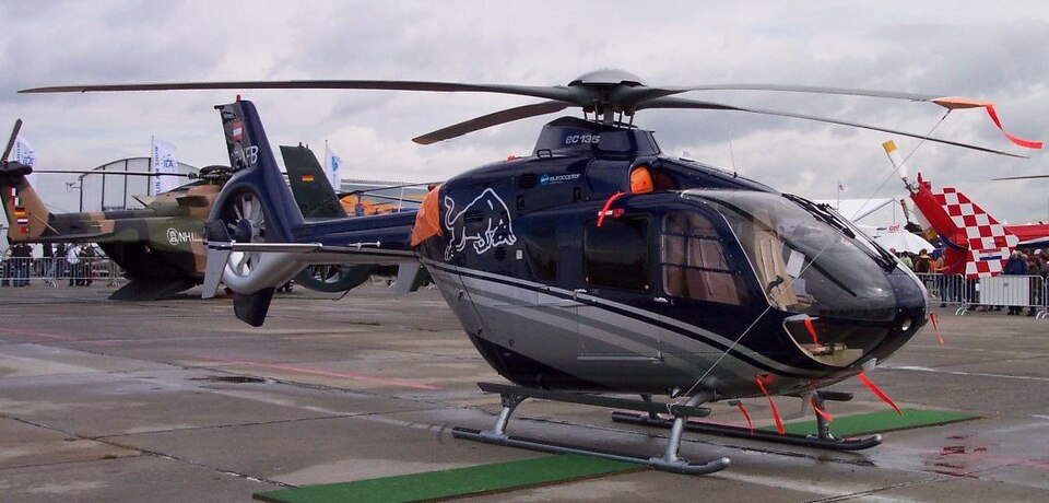 File:Eurocopter EC 135 T-2.jpg
