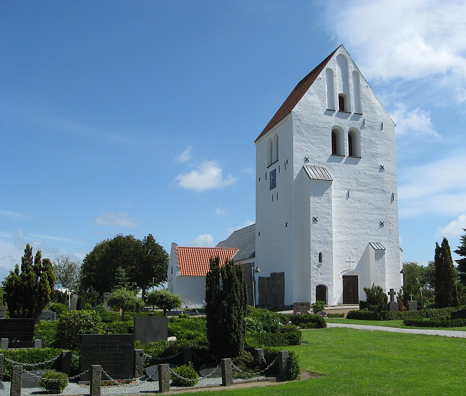 File:Jetsmark Kirke 2010 ubt-2.JPG