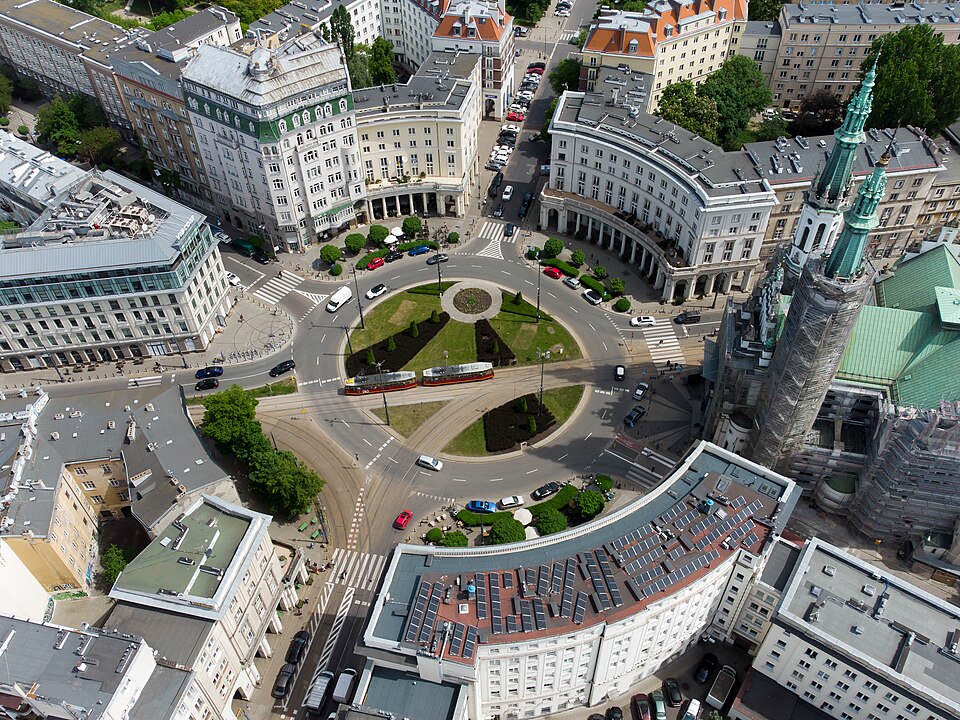 File:Plac Zbawiciela Warsaw 2022 aerial.jpg