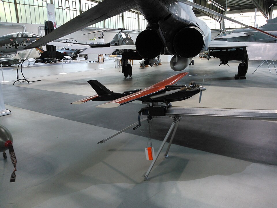 File:Q2 (FM) Kleinzieldarstellungsdrohne.jpg