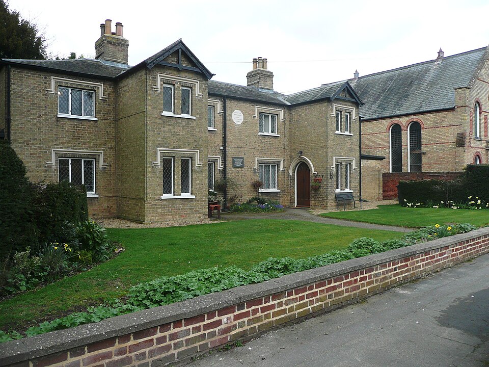 File:Souths Almshouses, Buckden (geograph 5315817).jpg