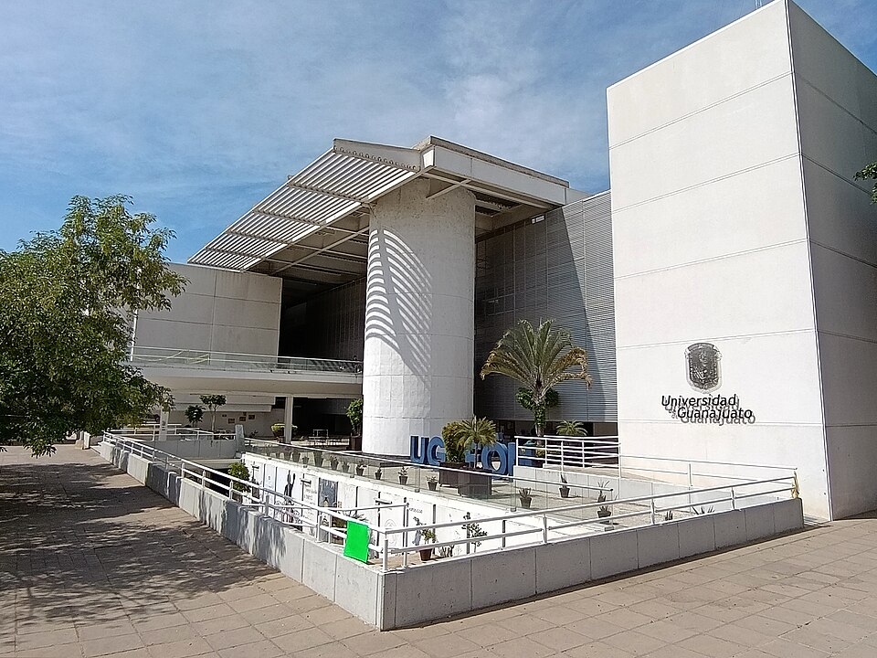 File:Universidad de Guanajuato (León) I.jpg