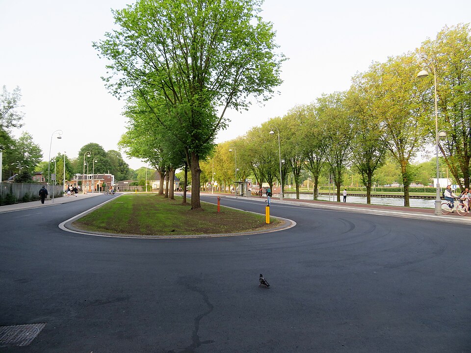 File:Verkeerslus Buiksloterweg.jpg