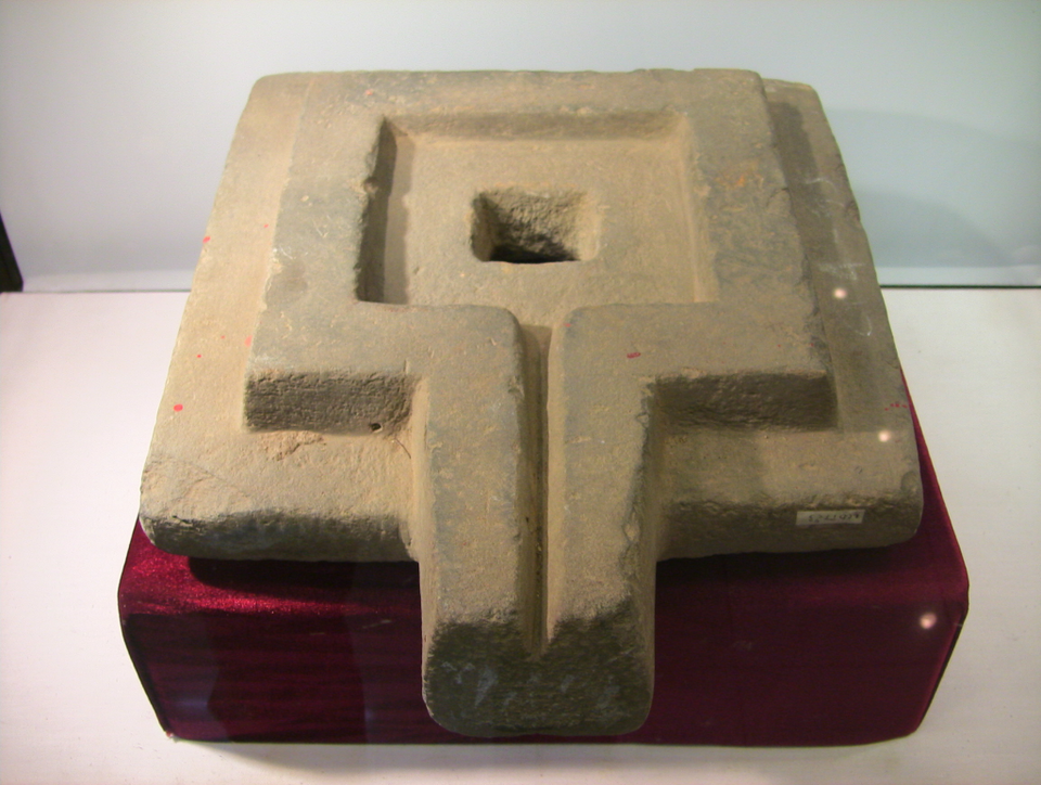 File:Cattien stone yoni.png