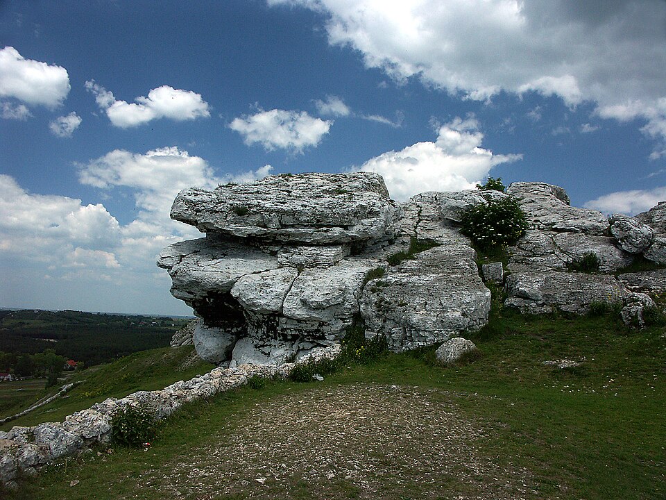 File:Polska Olsztyn(śląskie) 006.jpg