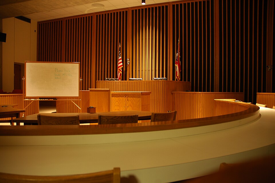 File:Trialcourtroom2.JPG
