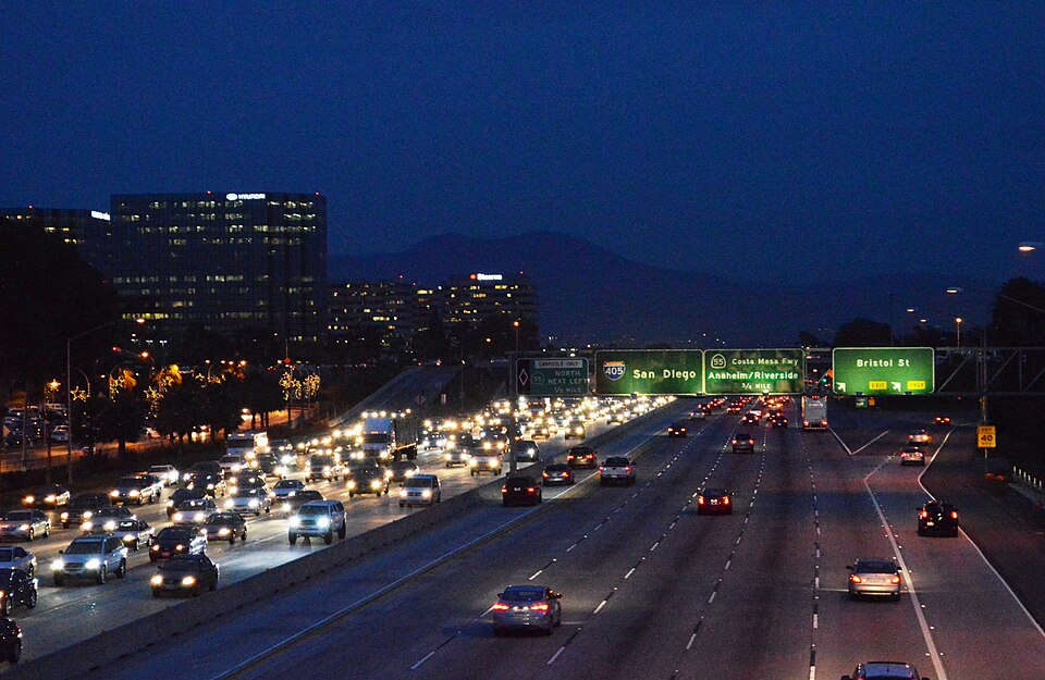 File:Costa Mesa CA (2013) 01.JPG