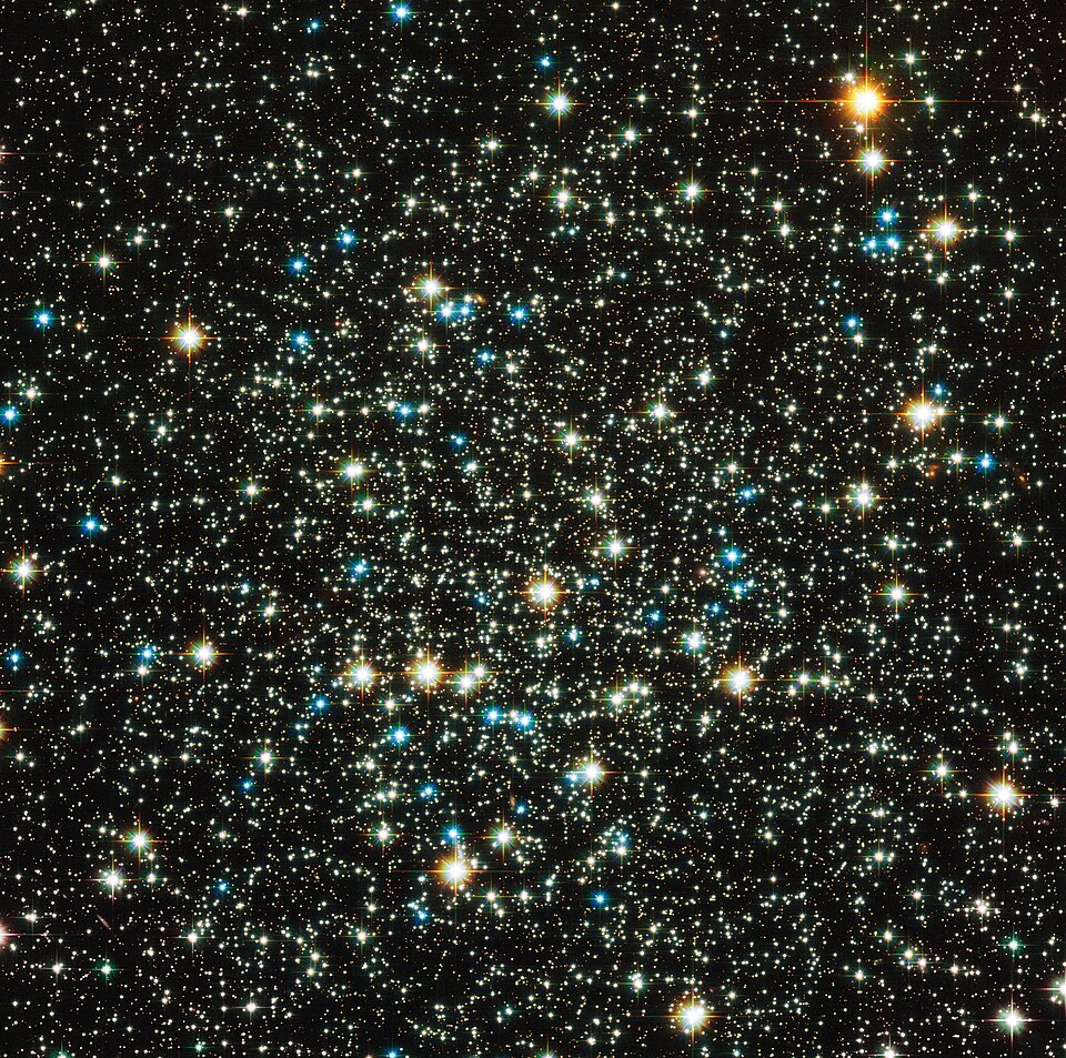 File:Family of stars breaking up (potw1111a).jpg