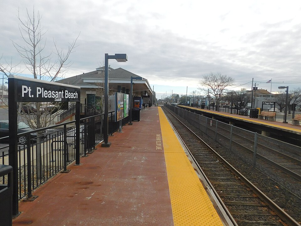 File:Point Pleasant Beach station.jpg