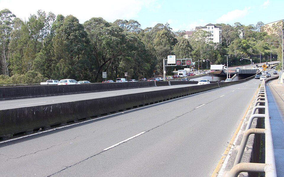File:EppingRoadnearLCT.jpg