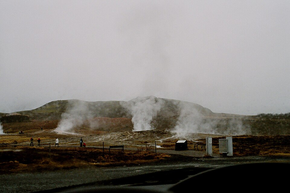 File:Haukadalur.jpg