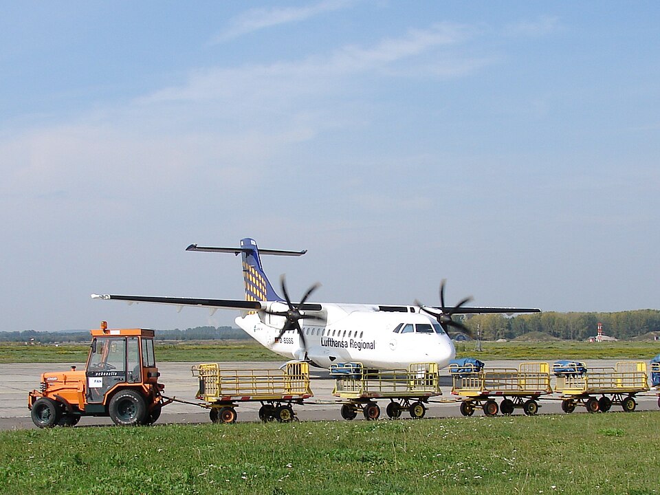 File:Contact Air ATR42 Altenburg-Nobitz.jpg