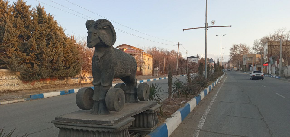 File:Khorvin earthware statue goat.png