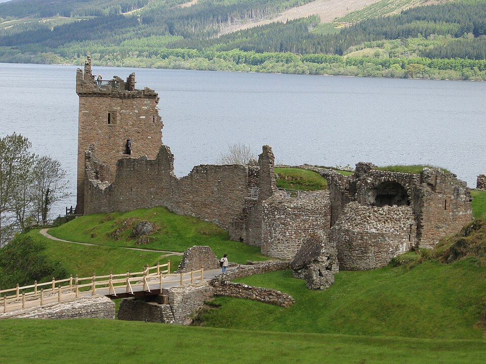 File:Scotland-Urquhart Castle1.JPG
