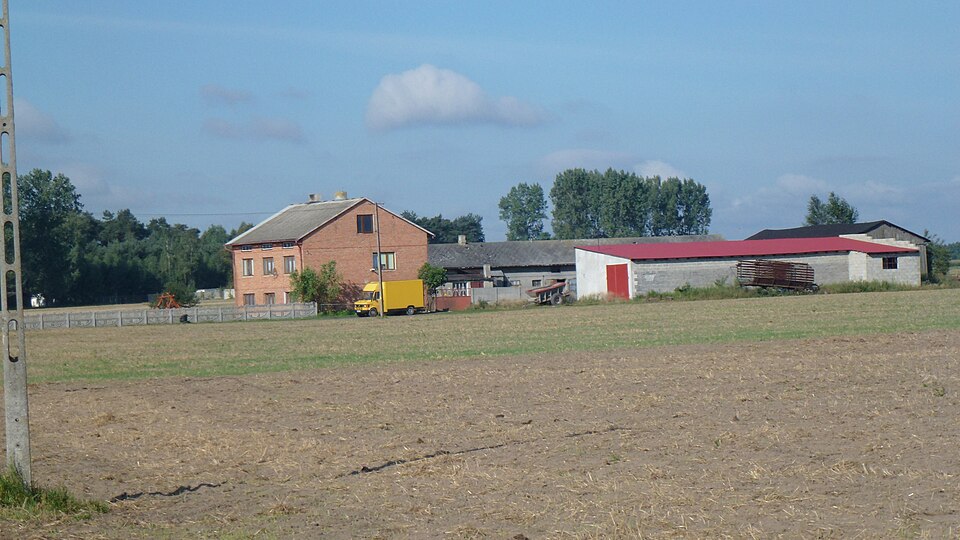 File:Zabudowania Janków.JPG