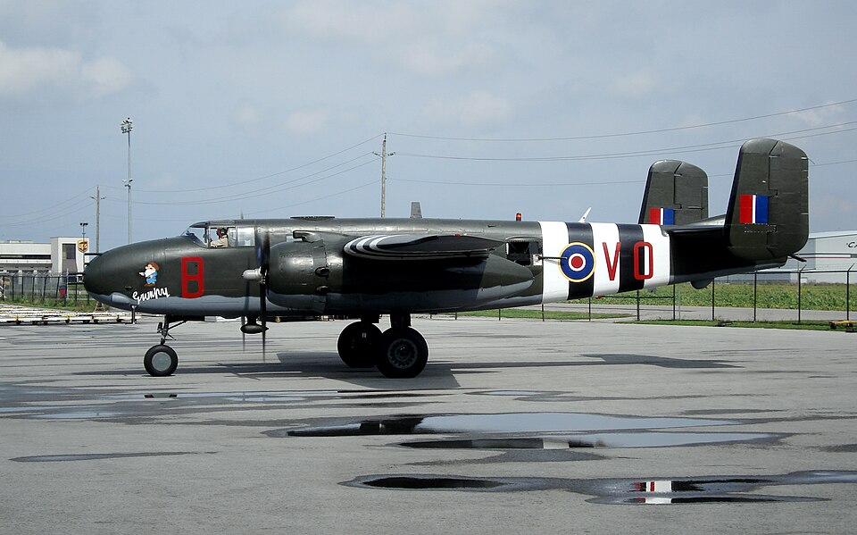 File:B25 CWHM Hamilton Ontario 1.jpg