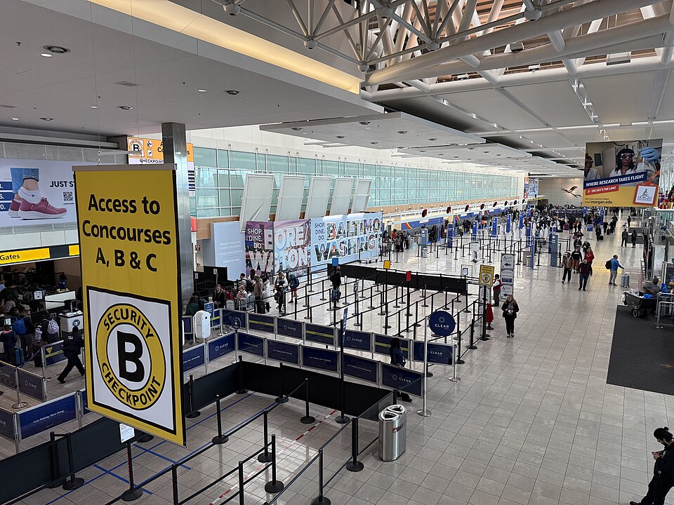 File:BWI concourseABC.jpg