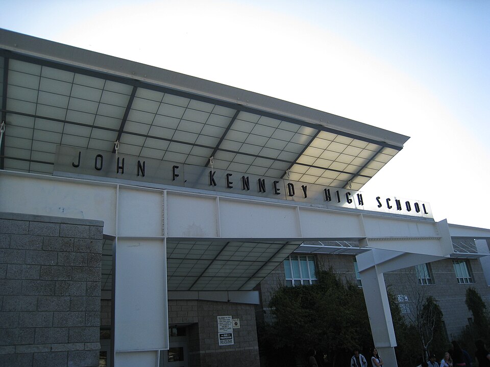 File:Kennedy High School (Los Angeles).jpg