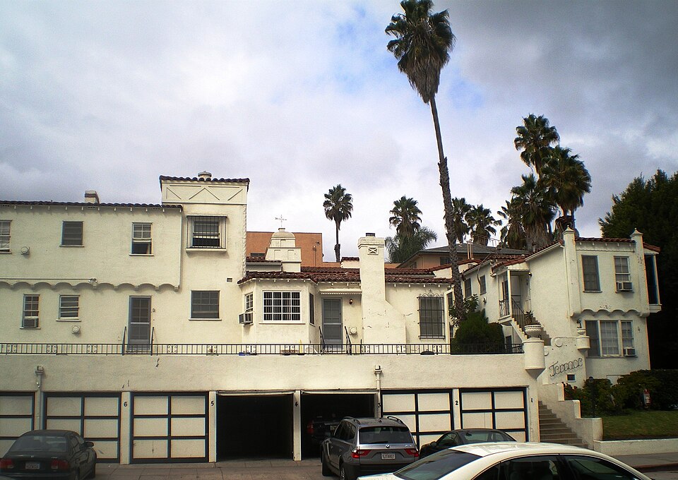 File:Gayley Terrace (Westwood).jpg
