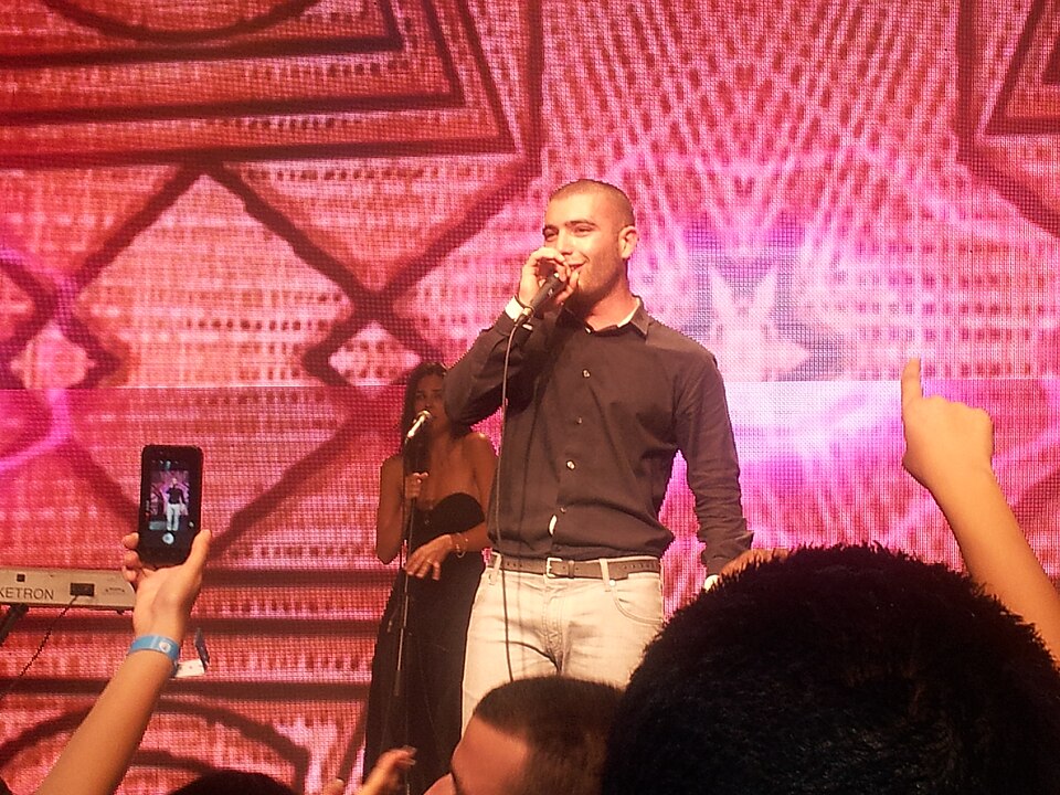 File:Omer adam during a show.jpeg