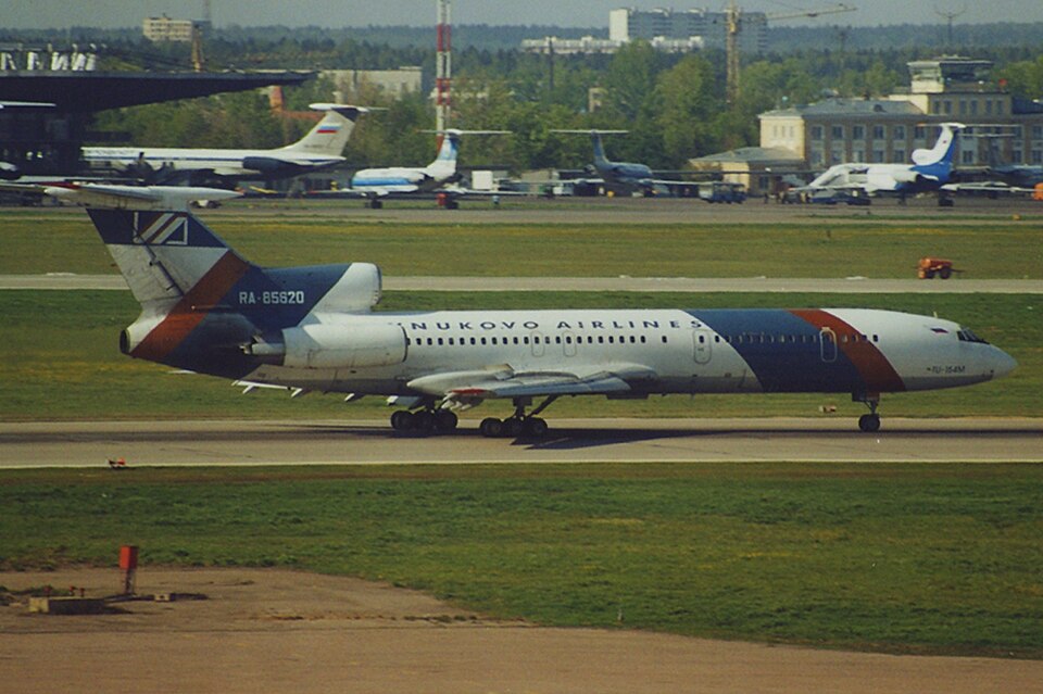File:Tupolev Tu-154M, Vnukovo Airlines JP6174650.jpg