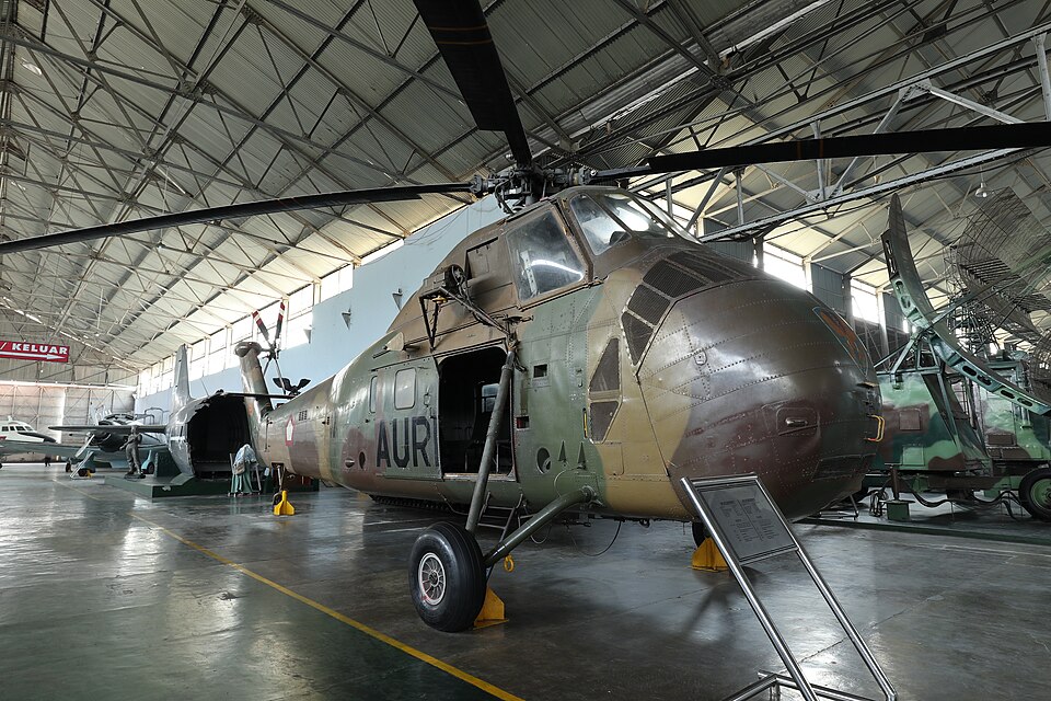 File:UH-34-Sikorsky.jpg