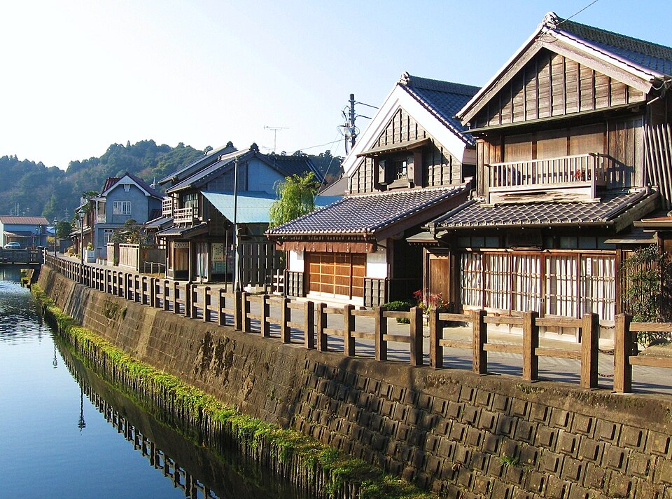 File:A view of Sawara-Honmachi.JPG