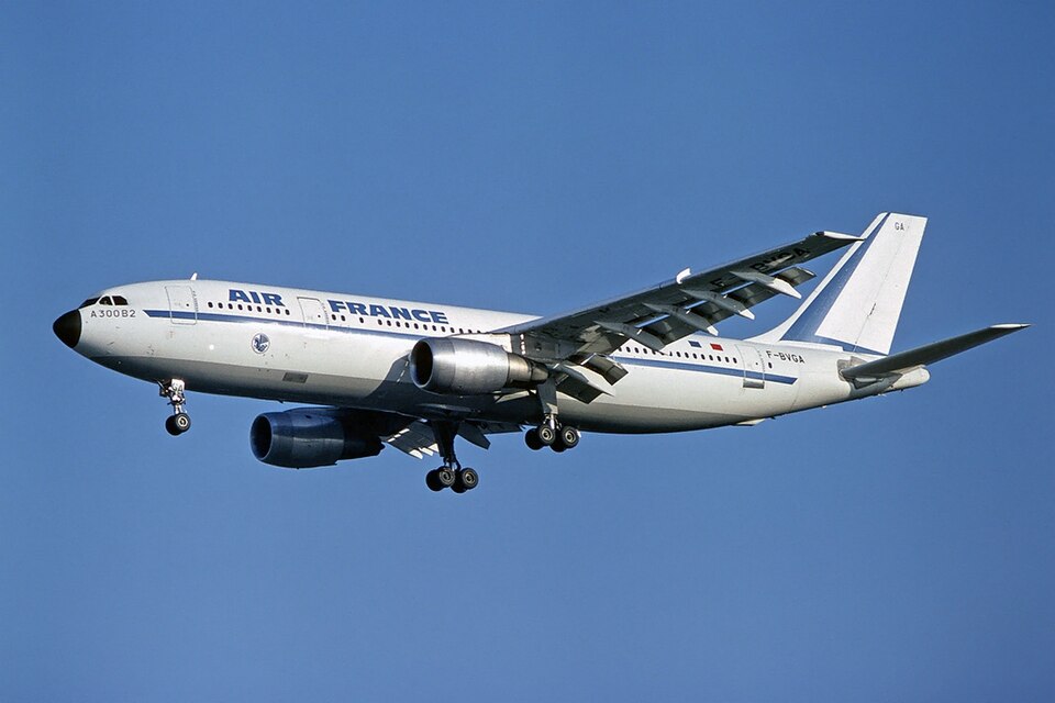 File:Airbus A300B2-101, Air France AN2111996.jpg