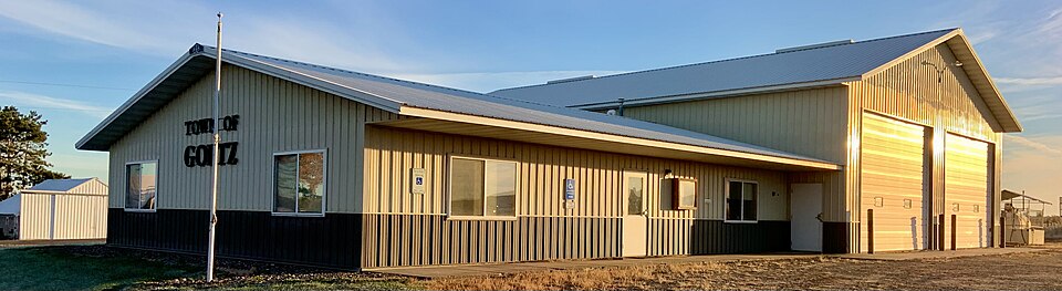 File:Goetz Town Hall.jpg