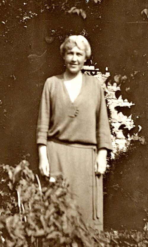 File:Ida T. Hill restored.jpg