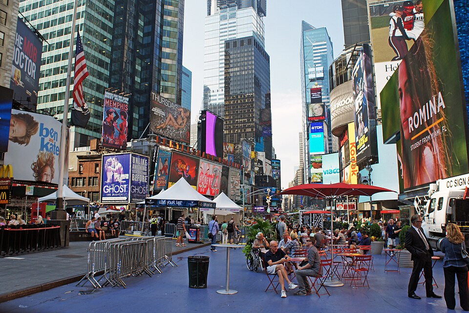 File:NYC 07 2012 Times Square 4002.jpg