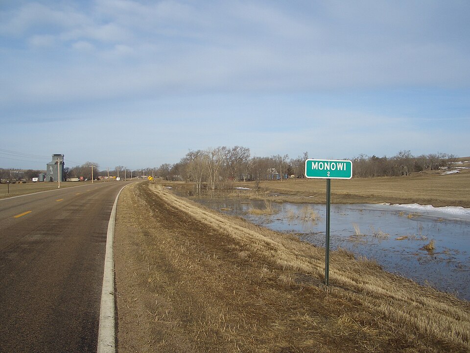 File:Population sign, Monowi, Nebraska, USA.jpg