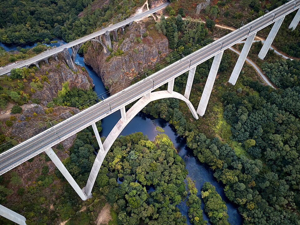 File:Viaduct Ulla & Gundian bridge (36925965380).jpg