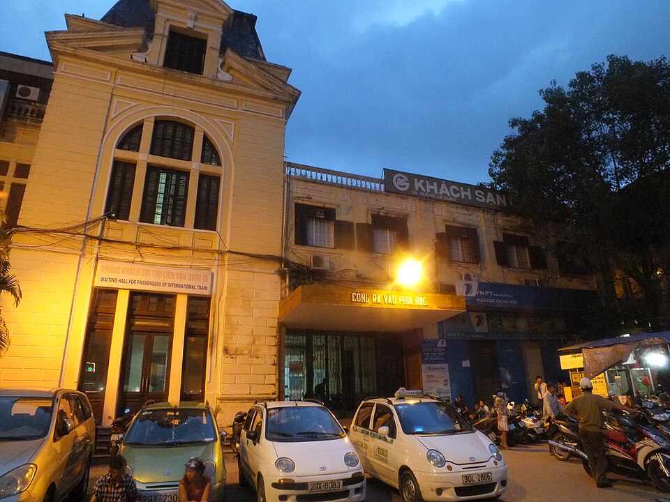 File:2013-07-15 Ga Ha Noi(Hanoi Station)ハノイ駅 DSCF9390.jpg