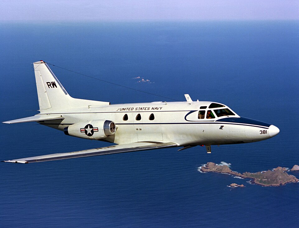 File:CT-39E Sabreliner VR-30 in flight 1980.JPEG