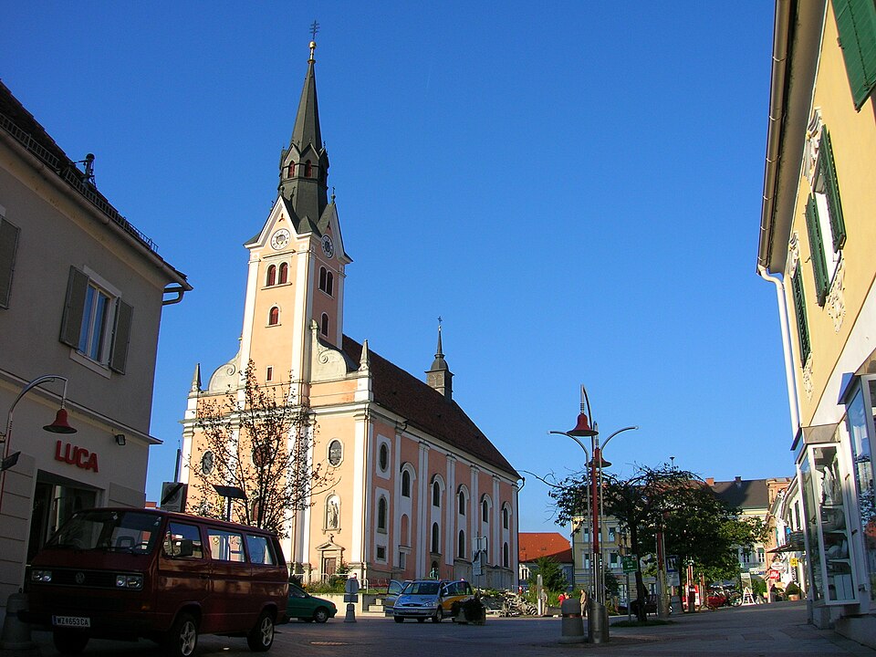 File:Gleisdorf.Hauptplatz.JPG