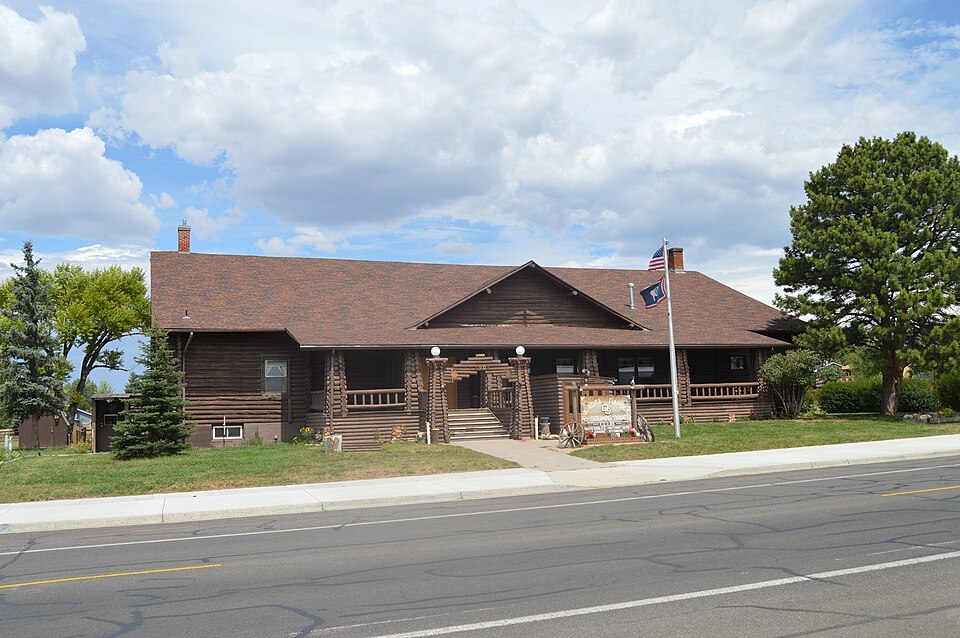 File:Union Pacific Athletic Club Laramie.JPG